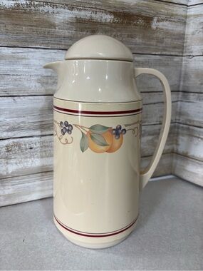 Corningware Corning Thermique coffee carafe “Abundance Fruit”